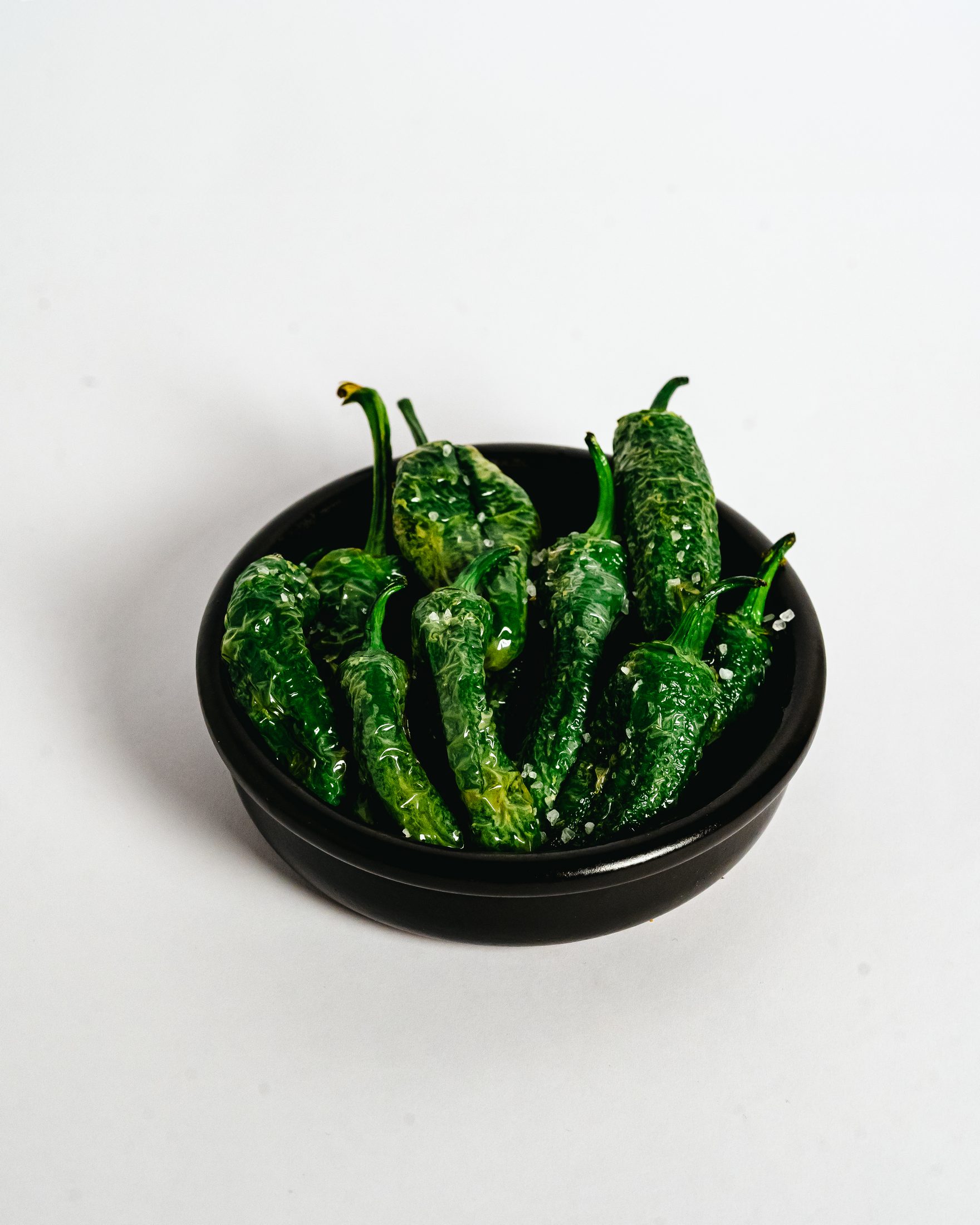 Pimientos del padrón, tapas de siempre en La Fábrica Alicante